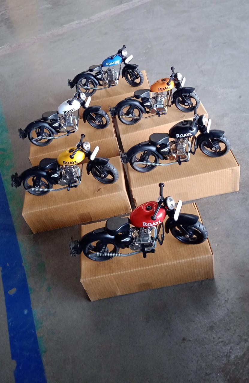 Metal Bullet Bike Toy Model for Kids with Side Stand (1 Pc / Mix Color) Metal Bullet Bike Toy Model for Kids with Side Stand (1 Pc / Mix Color)